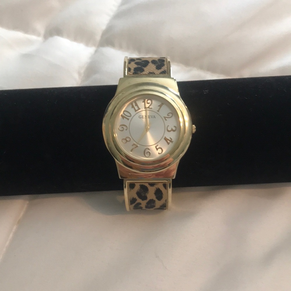 Geneva leopard bracelet watch